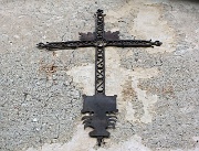 06 Crocifisso sulla parete esterna della cappella